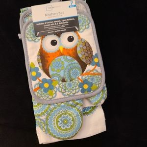 NWT Floral Owl Kitchen Towel Set